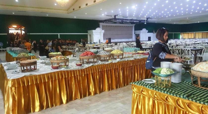 The Pine Resort Pathum Thani Bagian luar foto