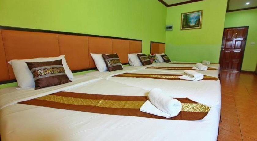 The Pine Resort Pathum Thani Bagian luar foto
